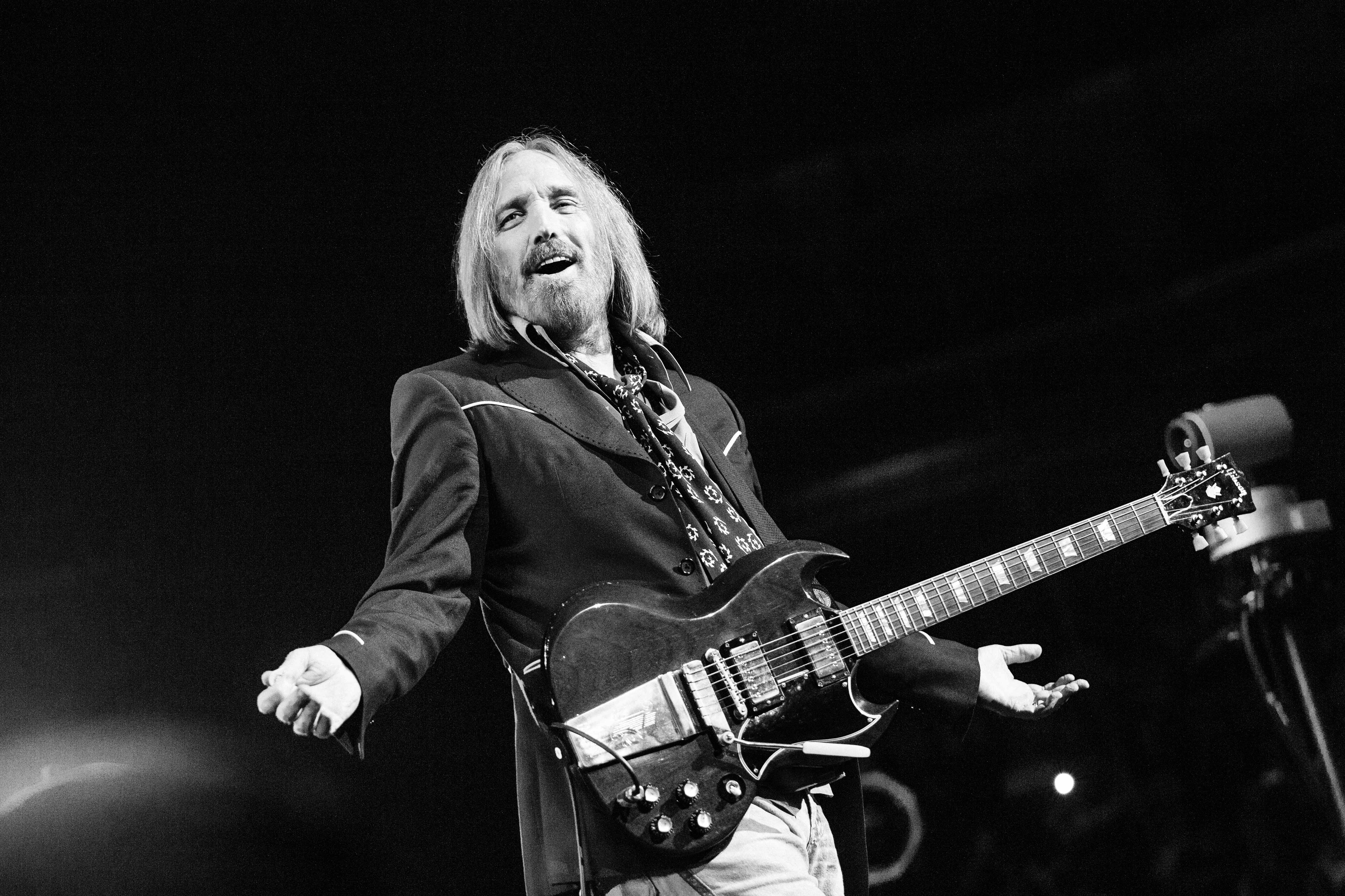 Культовый рок. Tom Petty. Tom Petty and the Heartbreakers 1976. Tom Petty фото. Tom Petty Wildflowers 1994.